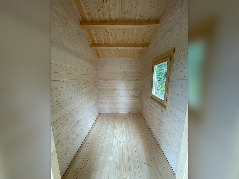perinteinen puupinnoitettu huone