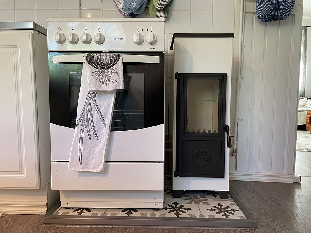 liesiuuni ja takka tyylitellyllä pohjalla