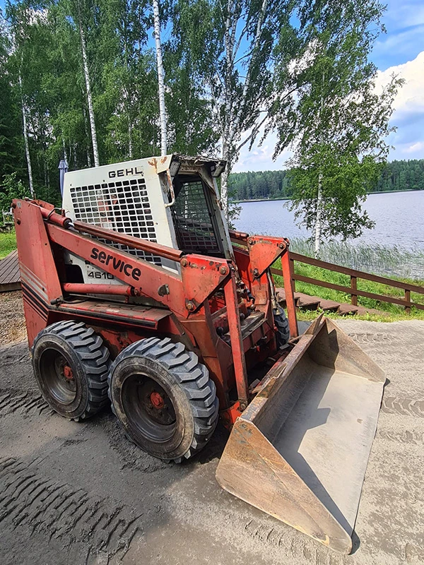 neljäs kuva vuokrattavasta kaivinkoneesta